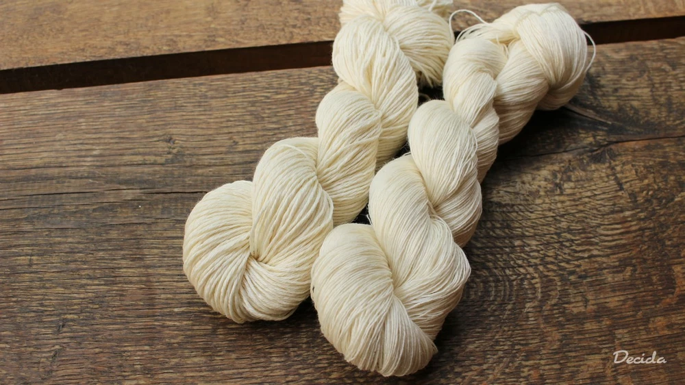 Přírodní -   80% merino 20% hedvábí 400m 