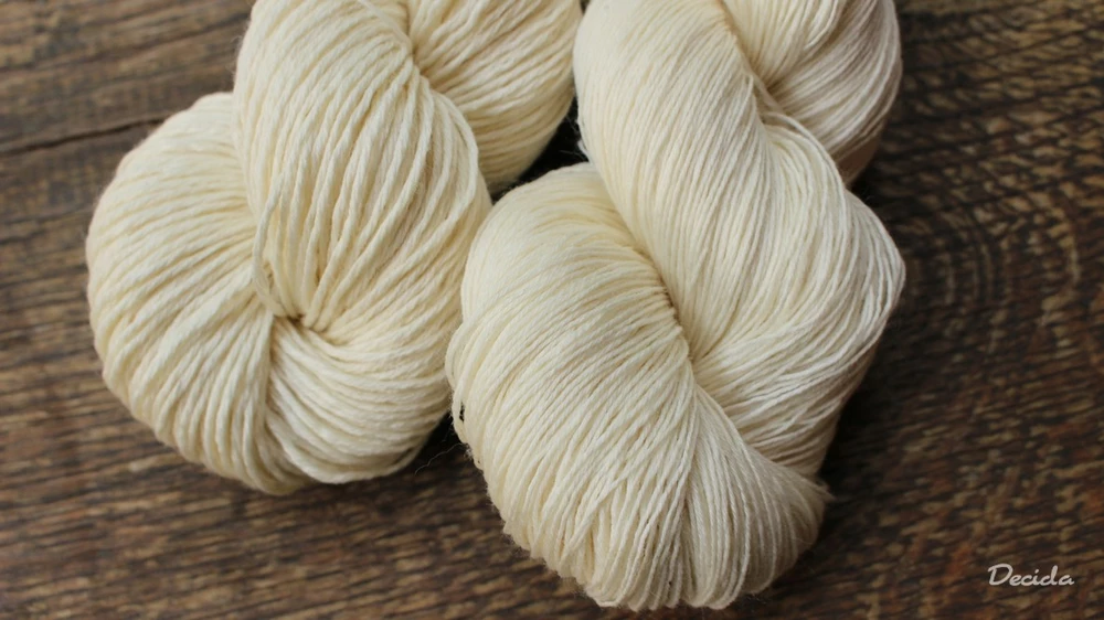 Přírodní -   80% merino 20% hedvábí 400m 