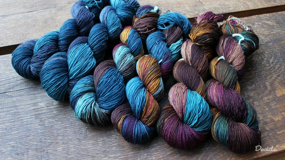 "Petrolejová s hnědou a burgundou"  extra MERINO se sw 3mm