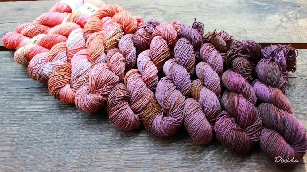 "Vine grapes dark" Merino/hedvábí 4mm 