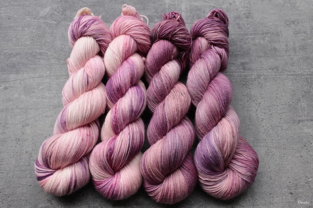 "Bela" - EXTRA Merino sw/polyamid 365m/100g