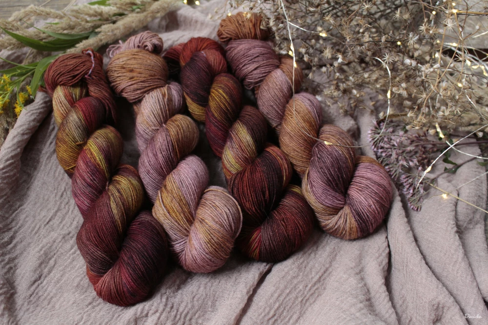 "Hojas" 100g - 70%merino 10%nylon 20% yak
