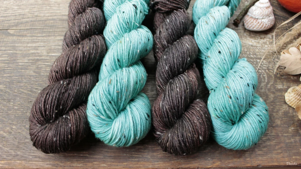 "Dark chocolate" Donegal DK - 85% merino a 15% donegal nopky