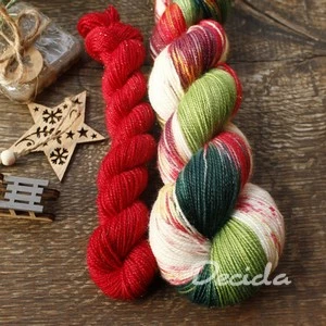 "Vánoční girlanda - Red" - 120g Merino sw/Nylon/Zlatá nitka 400m 100+20g