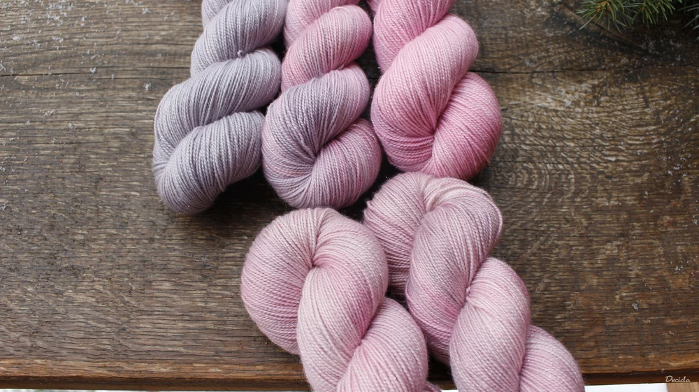 "Pudr" - 100g Merino sw/Nylon/Stříbrná nitka 400m