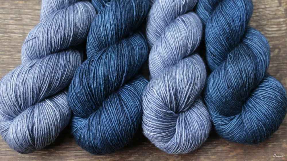 "Blue night" merino/hedvábí 70/30 400m jednonitka