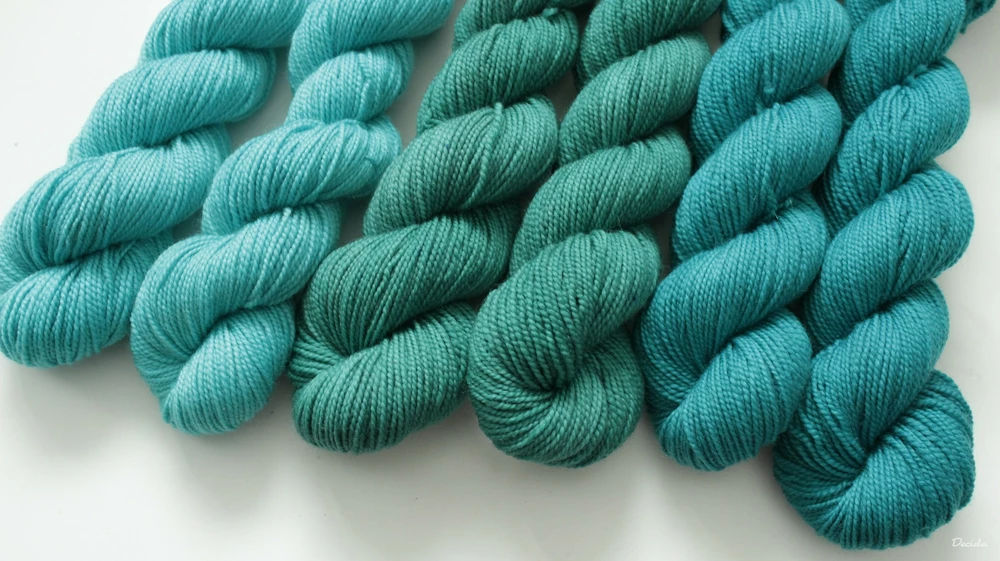 "Teal"- 50g -  merino sw 366m/100g High Twist