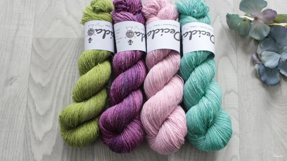 "Bright Aqua" - Single 90% Merino/10% Len 366m