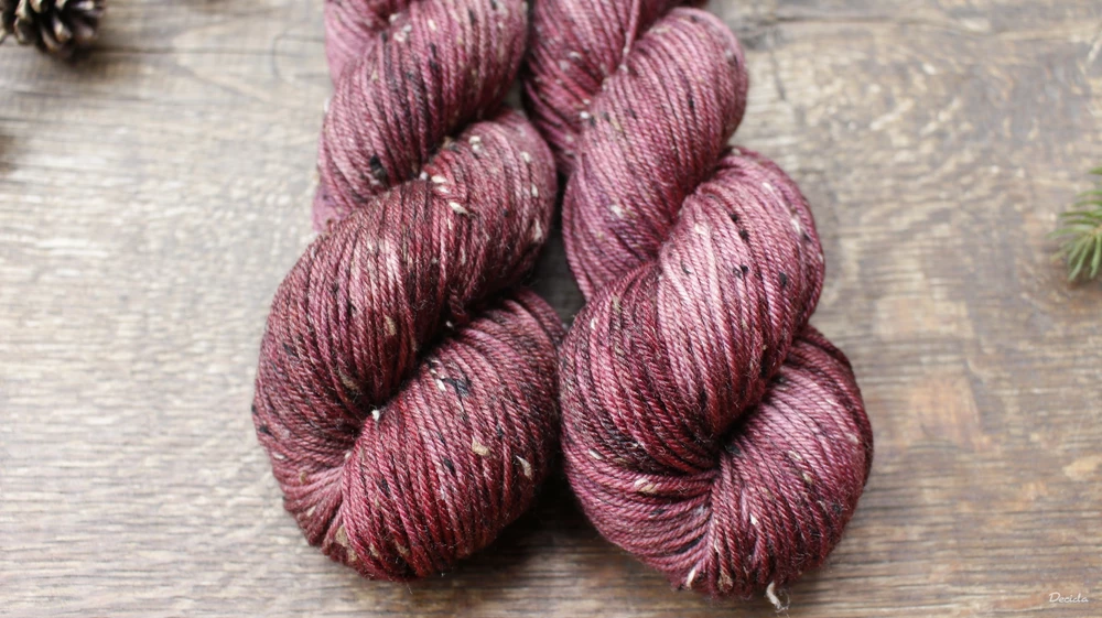 "Burgundy" Donegal DK -  85% merino a 15% donegal nopky