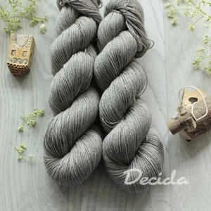 Přírodní - 60% merino sw 20% hedvábí a 20% yak