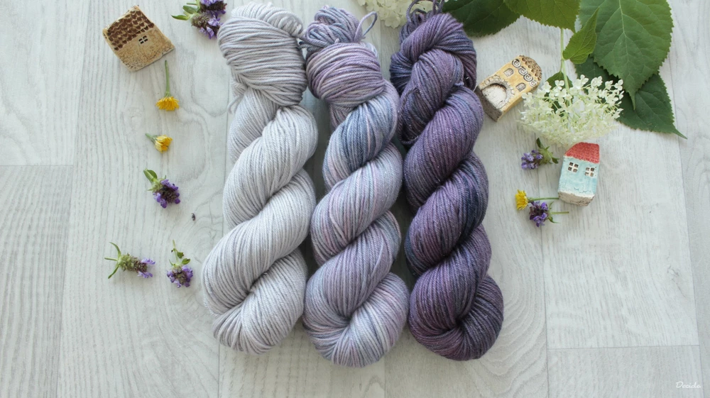 "Švestková" - 75%merino 20%hedvábí 5%silver 212m bez SW