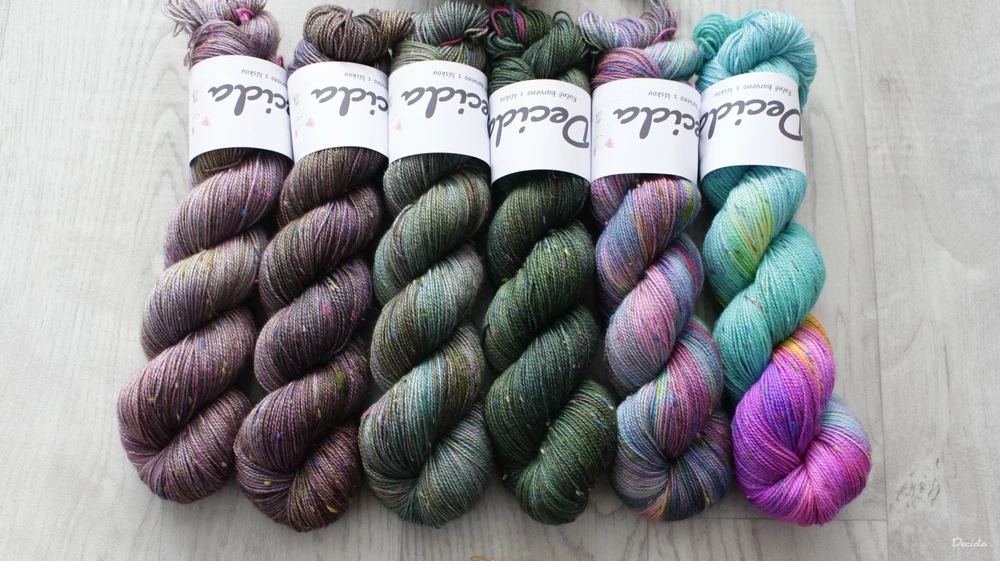 "Mures" - 85% merino sw a 15% donegal nopky barevné