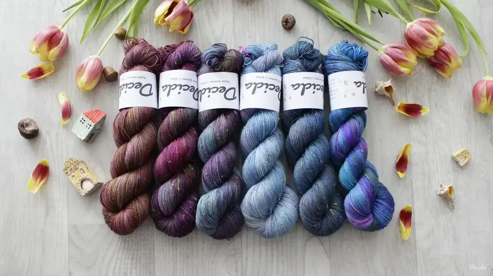 "Air" -  85% merino sw a 15% donegal nopky barevné