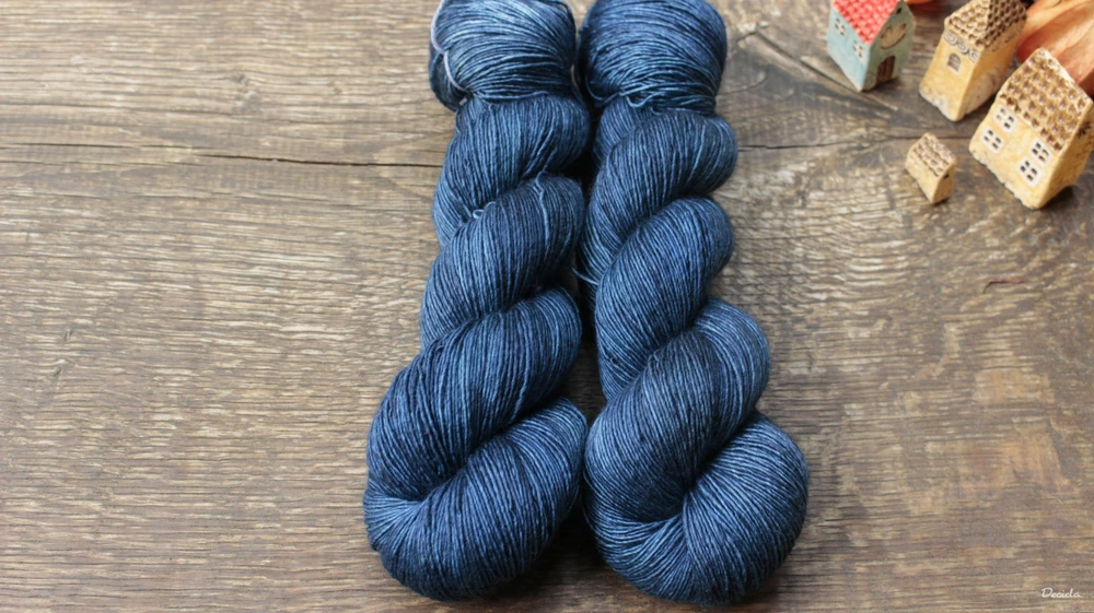 "Blue night" merino/hedvábí 70/30 400m jednonitka