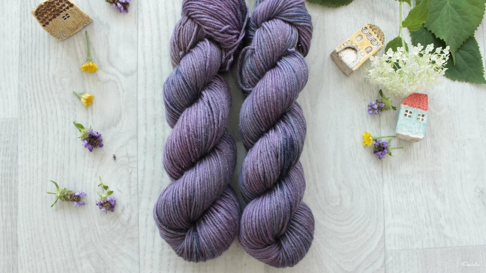 "Švestková" - 75%merino 20%hedvábí 5%silver 212m bez SW