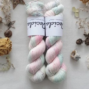 "Rozsypané kvítky 2" 80% merino 20% hedvábí 400m