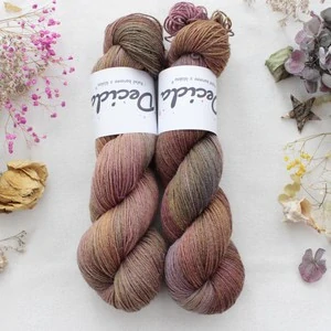"Leaves" -  80% Merino Easywash/20% Len 400m/100g