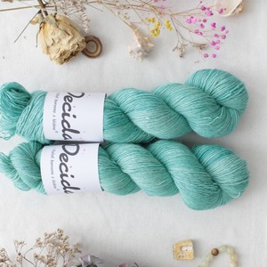 "Aquamarine" - Single 90% Merino sw/10% Len 366m