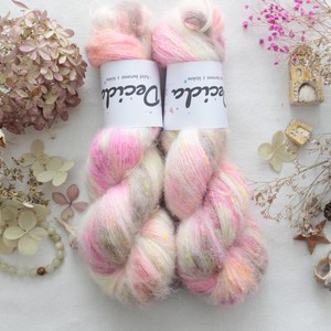 "Lawrita 3" - 42% merino sw 32% alpaka 18% donegal nopky 8% len 400m