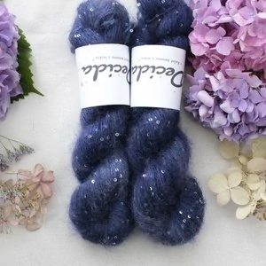 "Blue night 3" - 34% superkid mohér 11% hedvábí 41% nylon 14% polyester 195m/50g