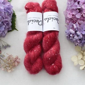 "Red" - 34% superkid mohér 11% hedvábí 41% nylon 14% polyester 195m/50g