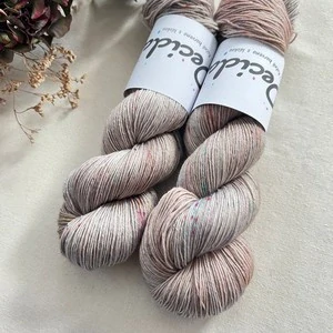 "Whispering Mist" 80% merino 20% hedvábí 400m 