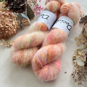"Aurora" -  42%  merino sw 32% alpaka 18% donegal nopky 8% len 400m
