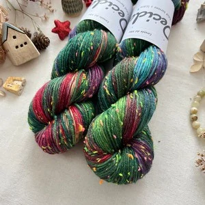"Corazón del Alba" Donegal DK -  85% merino a 15% donegal nopky 212m