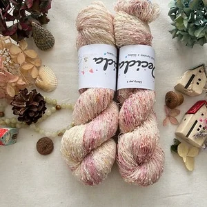 "Cherry pop 4" 42% hedvábí 26% baby alpaka 26% merino superwash a 6% zlatá stellina 980m