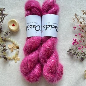 "Rose Spark" - 34% superkid mohér 11% hedvábí 41% nylon 14% polyester 195m/50g