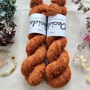 "Rezzy 4" 42% hedvábí 26% baby alpaka 26% merino superwash a 6% zlatá stellina 980m