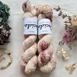 "Cherry Pop 6" 42% hedvábí 26% baby alpaka 26% merino superwash a 6% zlatá stellina 980m