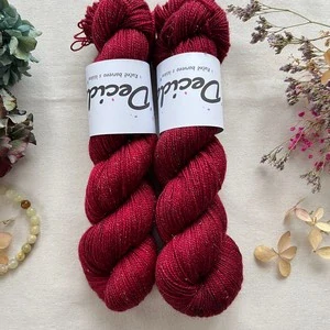 "Starlit Ruby 3" - 75% merino sw 20% nylon 5% zlatá stellina 400m