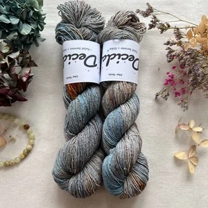 "Silver Thistle" - Buretové hedvábí 300m/100g 96g