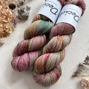 "Rozkvetlý mech" - 60% merino sw 20% hedvábí 20% yak 366m