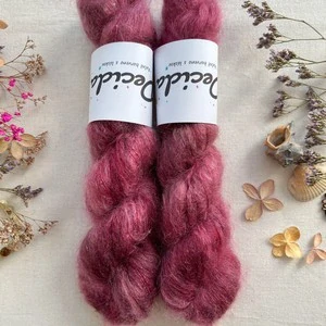 "Berry Velvet"- 64% superkid mohér 3% merino 10% flitry 23% hedvábí 400m/50g