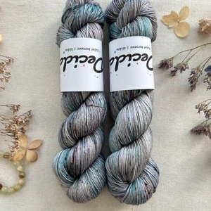 "Moonstone Confetti" 80% merino sw 20% hedvábí 400m 
