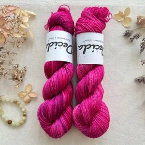"Berry Flash" 80% merino sw 20% hedvábí 400m 