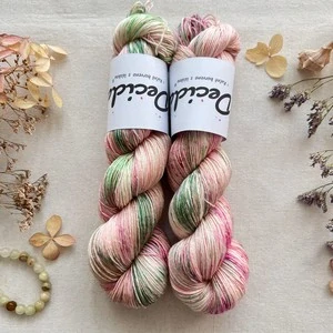 "Blush Petal" 80% merino sw 20% hedvábí 400m 