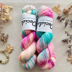 "Cukrové konfety" Super soft Merino sw/polyamid High Twist 400m/100g