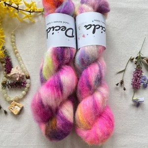 "Neon Pulse"- 64% baby alpaka 3% merino 10% flitry 23% hedvábí 400m/50g