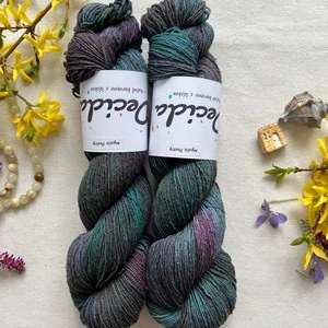 "Mystic Peony" - Buretové hedvábí 300m/100g