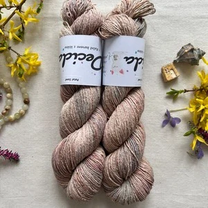 "Petal Sand" - Buretové hedvábí 300m/100g