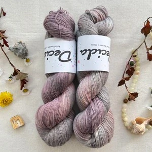 "Faded Facade" 60% merino 20% hedvábí 20% konopí 400m 