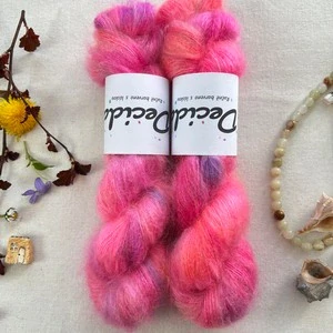 "Valentina" 64% superkid mohér 3% merino 10% flitry 23% hedvábí 400m/50g