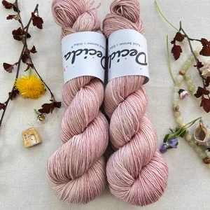 "Pudrový sen 2" 80% merino sw 20% hedvábí 400m 