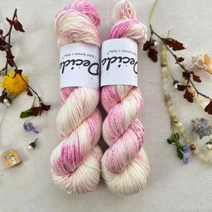 "Strawberry Milk 2" 80% merino sw 20% hedvábí 400m 