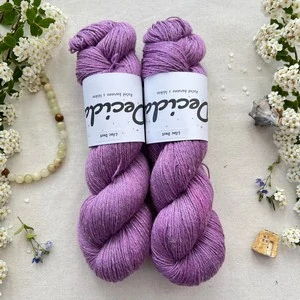 "Lilac Dust" 60% merino 20% hedvábí 20% konopí 400m