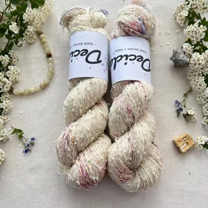 "Cherry Pop 7" 42% hedvábí 26% baby alpaka 26% merino superwash a 6% zlatá stellina 980m