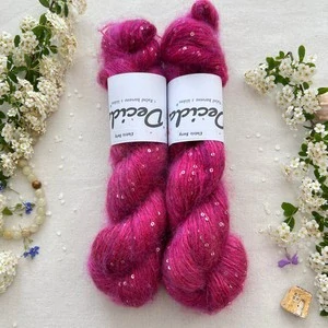 "Eletric Berry" - 34% superkid mohér 11% hedvábí 41% nylon 14% polyester 195m/50g